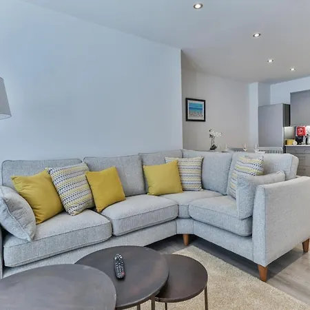 Finest Retreats - No15 Belle House * Filey